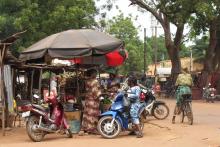 Ein Markstand abseits der Zieleinfahrt in Koudougou