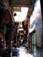 Im Khan el Khalili, dem größten Basar der arabischen Welt. "Sir, what are you looking for?" "Nothing." "I have nothing, come inside."